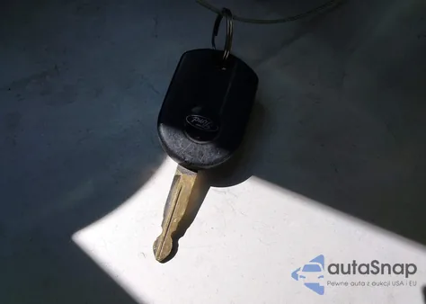 2008 Ford Escape Xlt z USA, uszkodzony, nr VIN 1FMCU93178KD56497